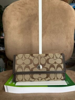 Coach Brown/Tan Signature Canvas Trifold Flap Wallet Very Good Condition